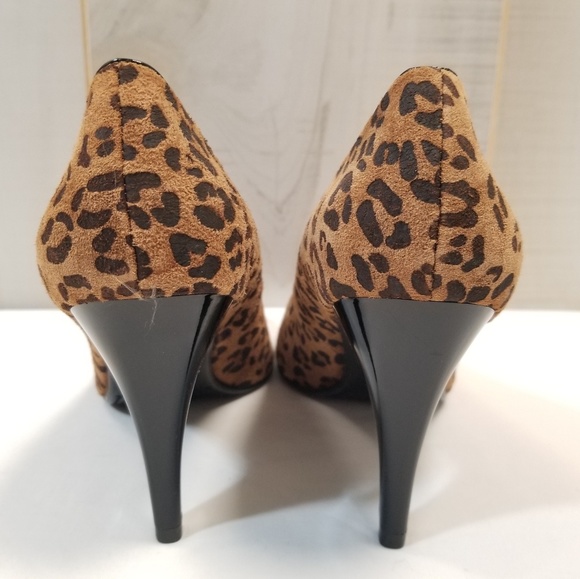 Dana Buchman Katarina Cheetah Suede Heels 6.5 - Picture 4 of 6